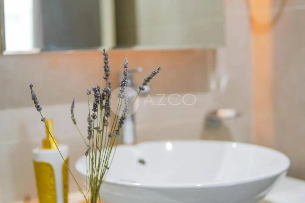 Deluxe One Br In Damac Maison Prive Dubai Apartment